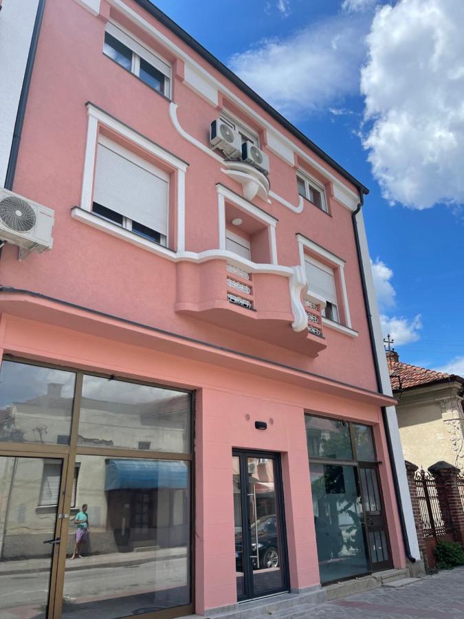 Pink House Apartments Jagodina Eksteriør bilde