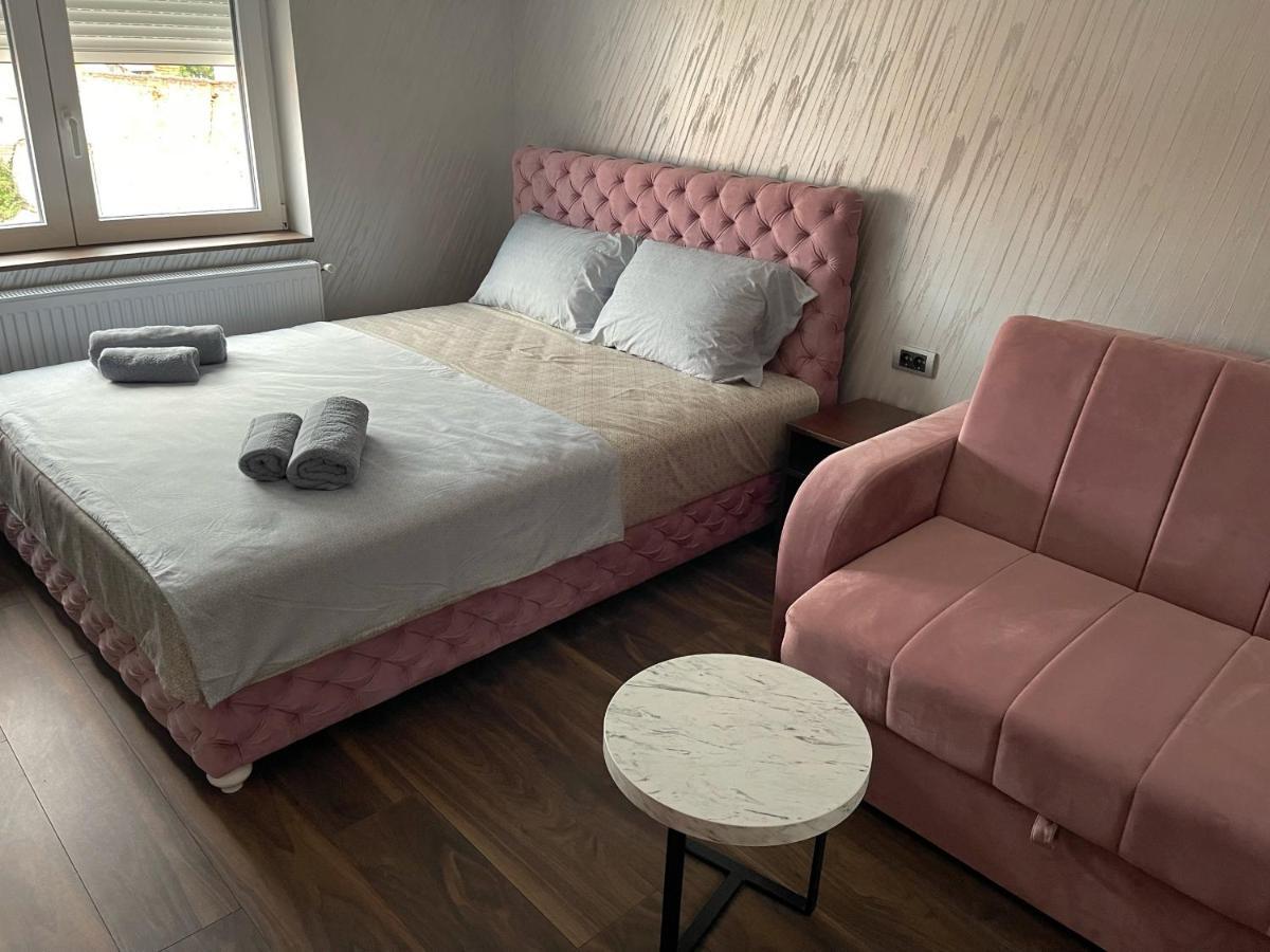 Pink House Apartments Jagodina Eksteriør bilde