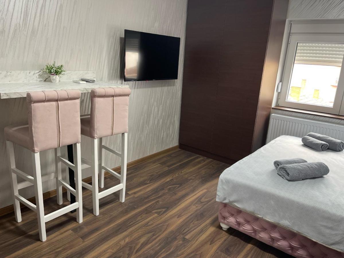 Pink House Apartments Jagodina Eksteriør bilde