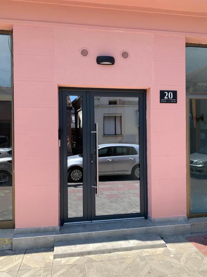 Pink House Apartments Jagodina Eksteriør bilde